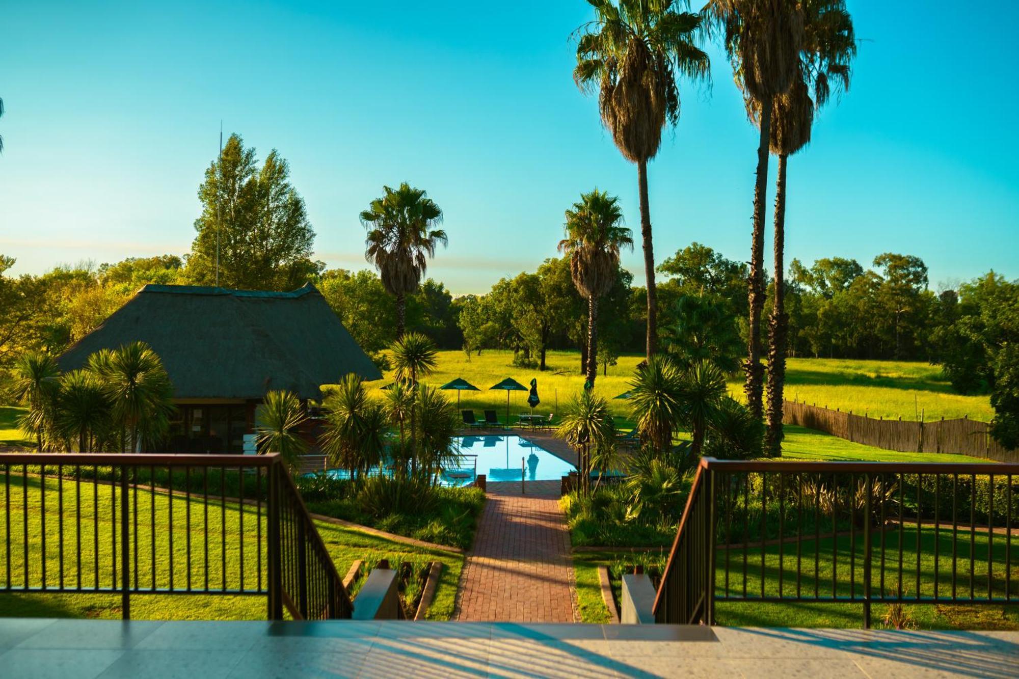 เอมเมอรัล รีสอร์ต แอนด์ คาสิโน Hotel Vanderbijlpark ภายนอก รูปภาพ