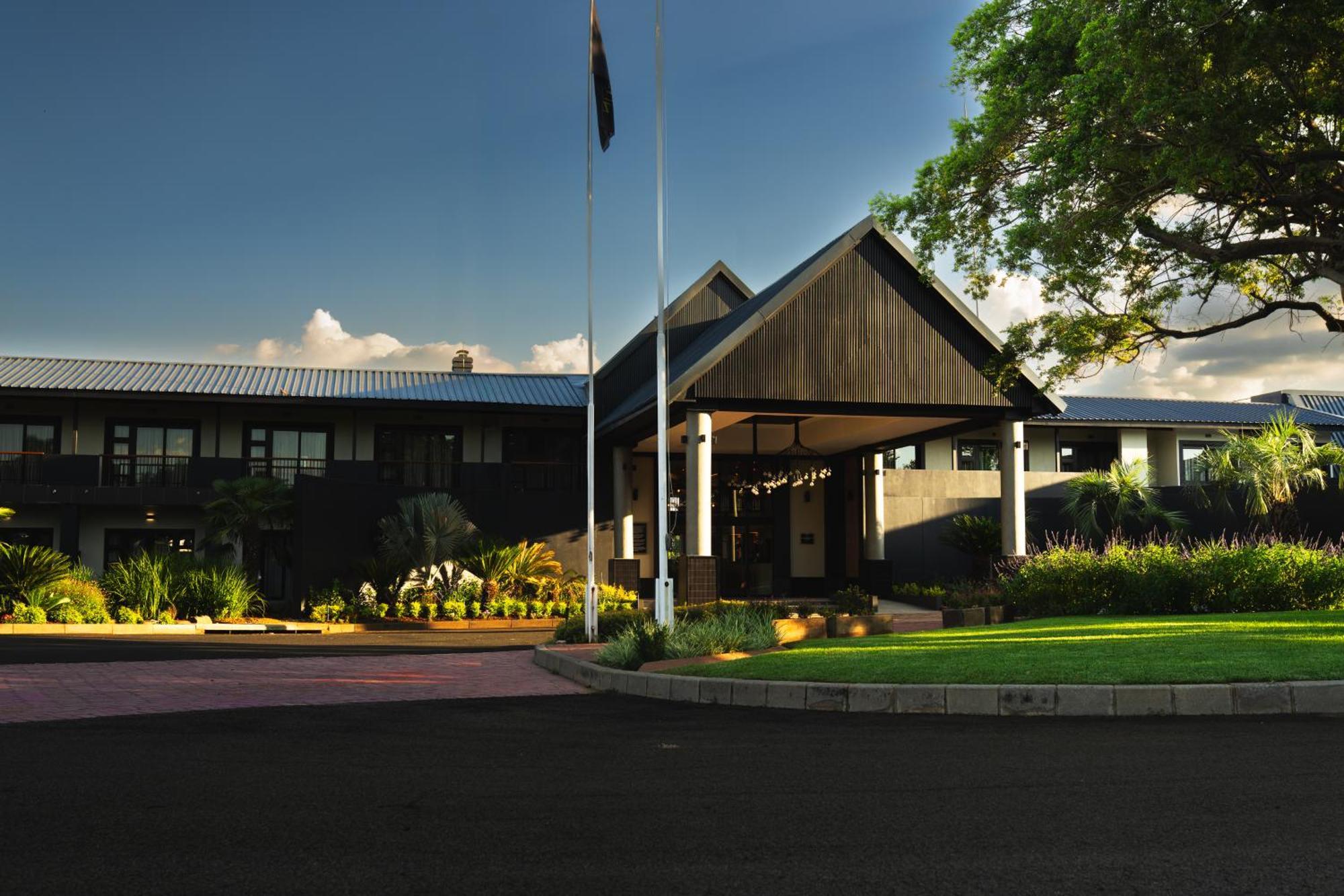 เอมเมอรัล รีสอร์ต แอนด์ คาสิโน Hotel Vanderbijlpark ภายนอก รูปภาพ